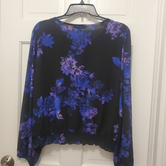 Counterparts Floral Print Blouse Smocked Hemline Size Large - Picture 10 of 10